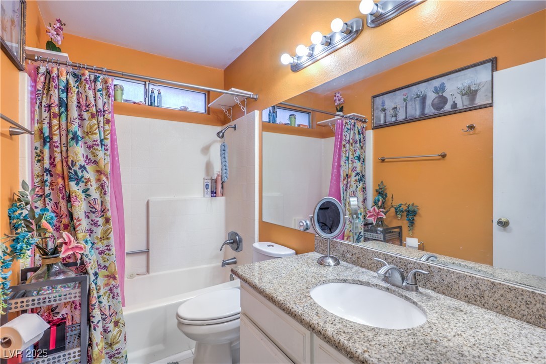 7386 Coffeyville Avenue