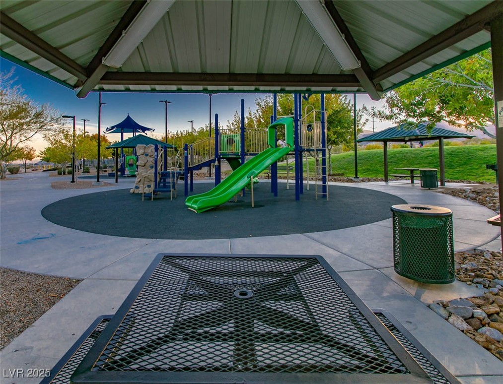 10603 Pennant Avenue