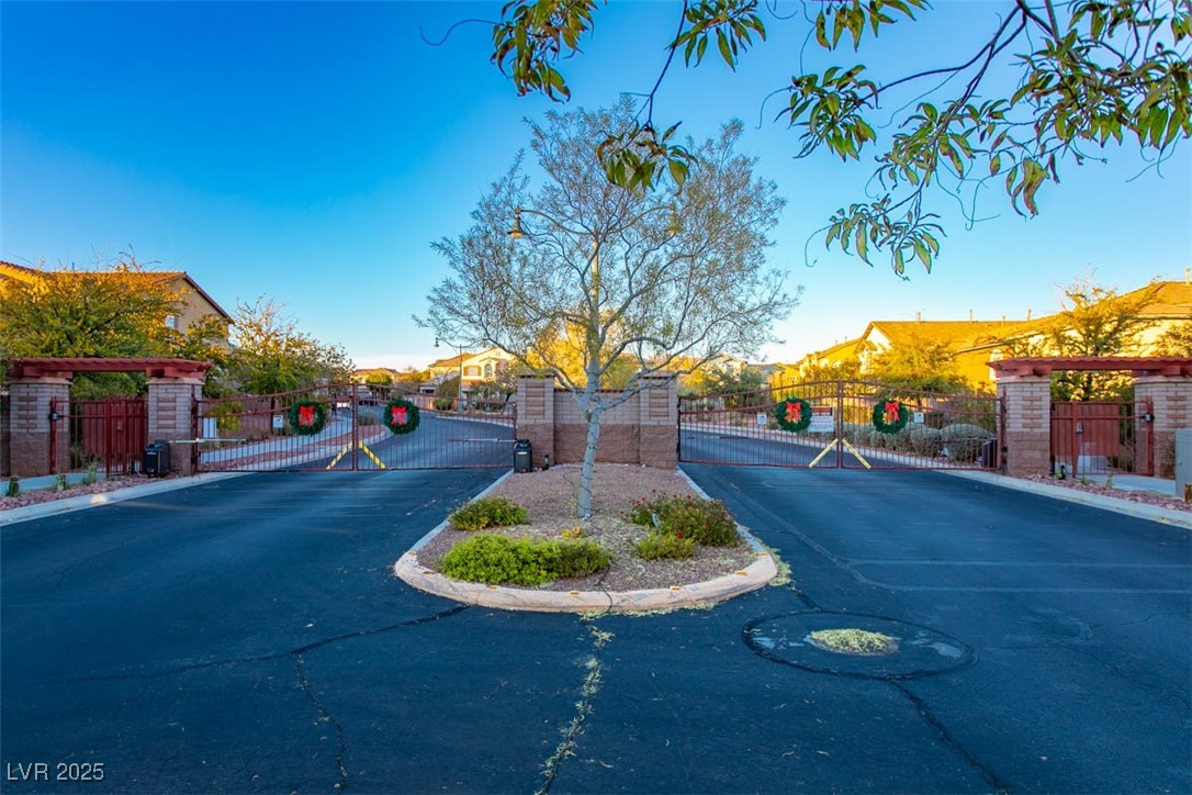 10603 Pennant Avenue