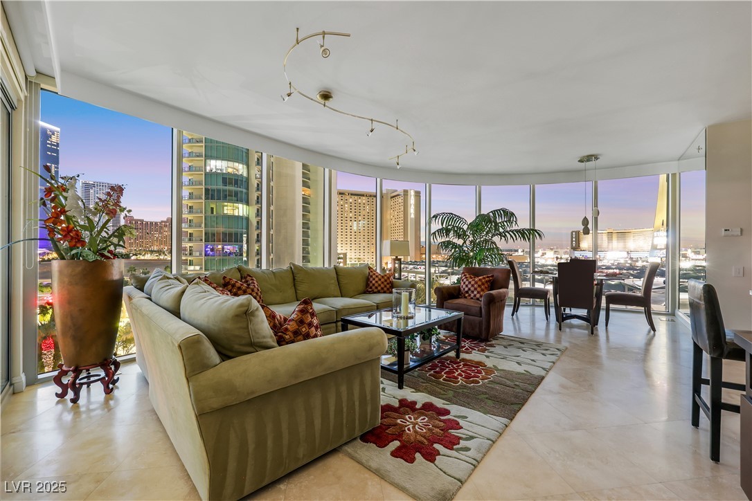 322 Karen Avenue 608