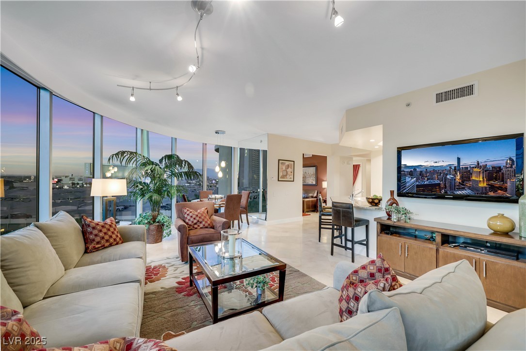 322 Karen Avenue 608