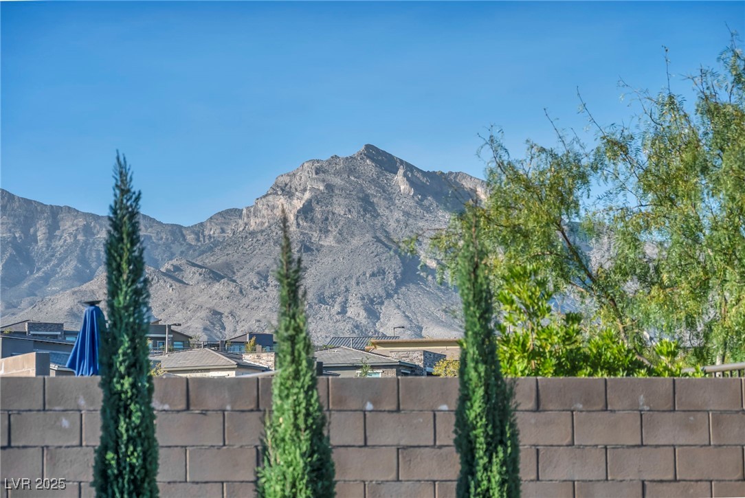 12468 Primrose Grove Lane