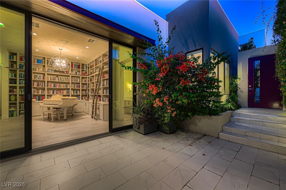 1228 Starview Peak Court