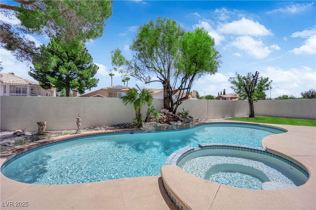 4404 Dunlap Crossing Street