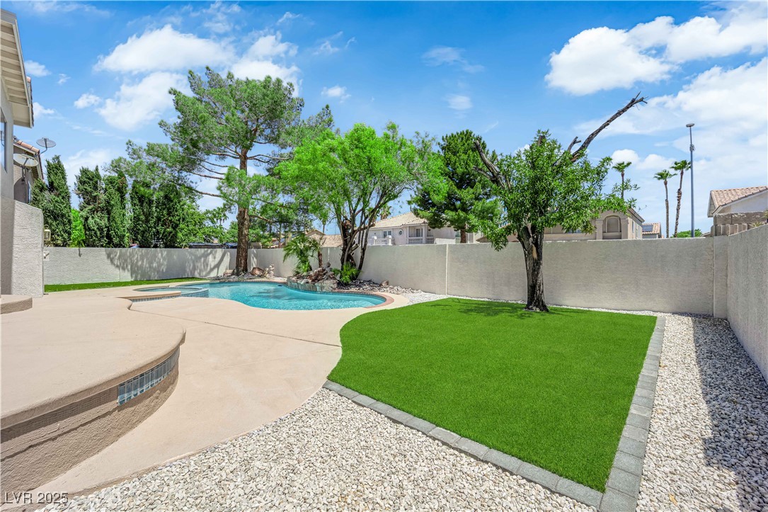 4404 Dunlap Crossing Street