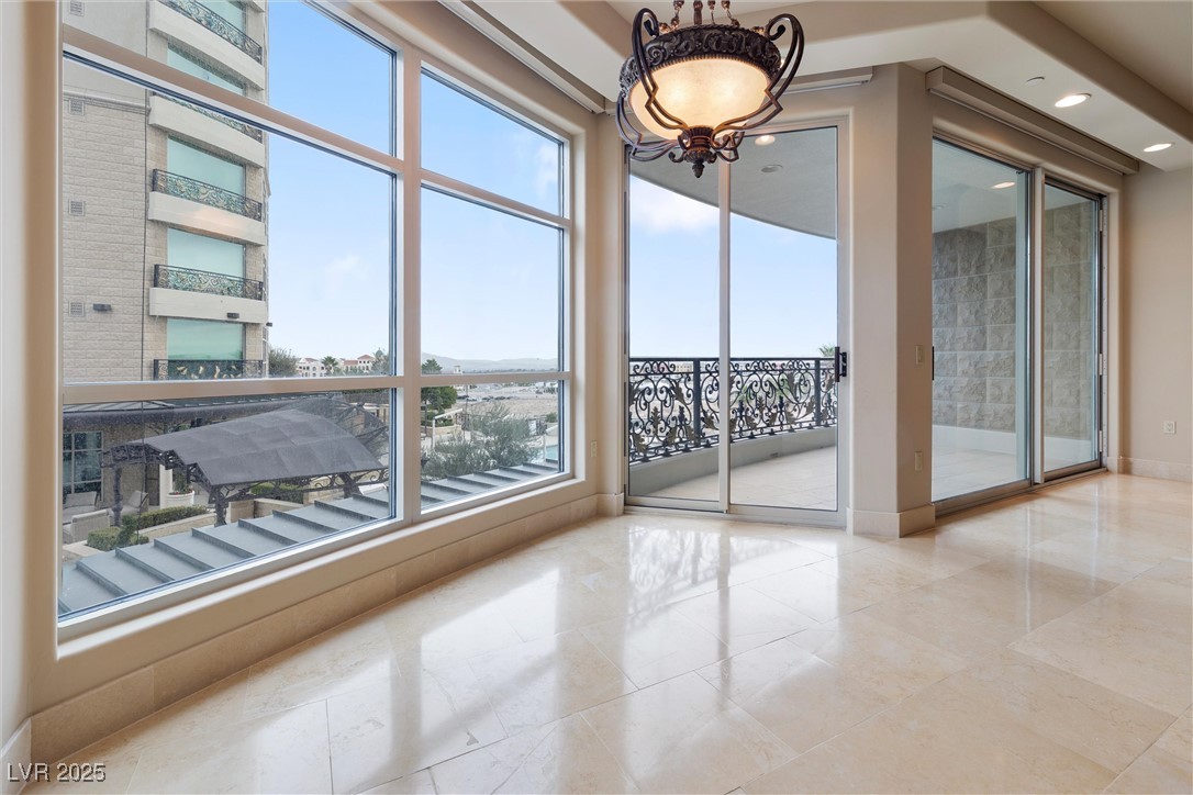 9103 Alta Drive 207