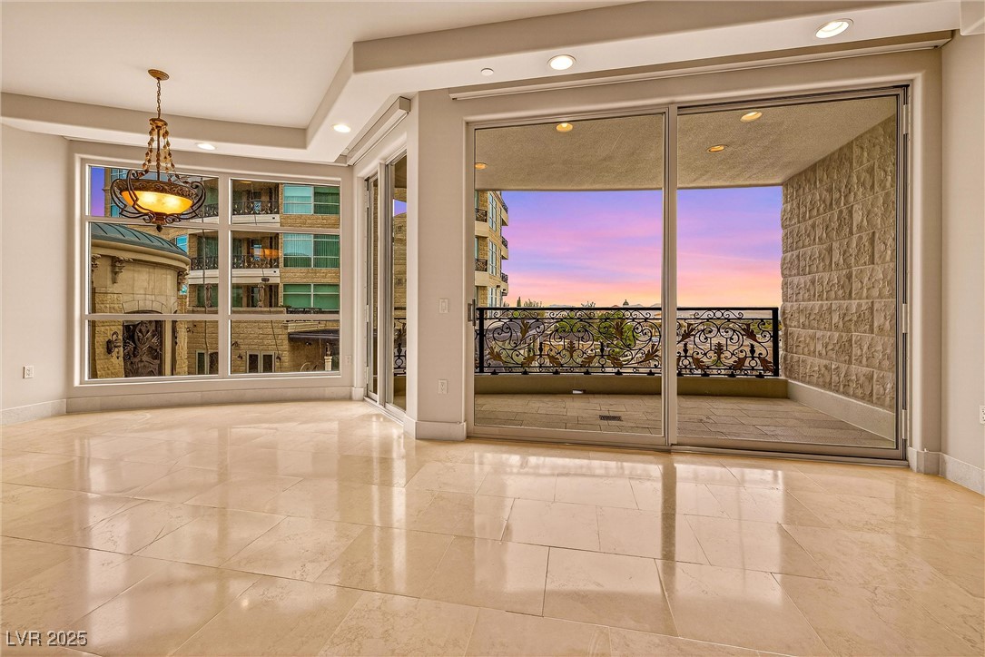 9103 Alta Drive 207