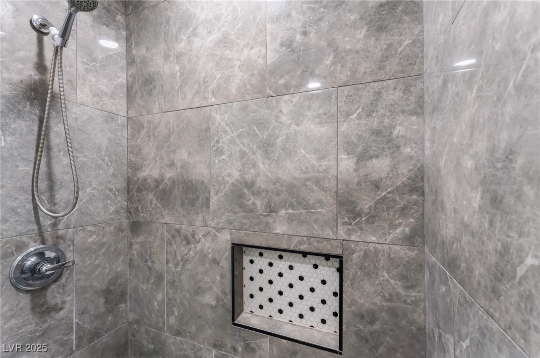 5286 Treasure Avenue