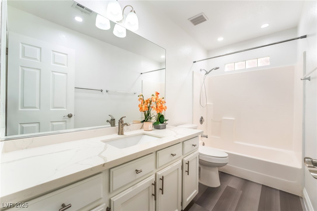 5286 Treasure Avenue