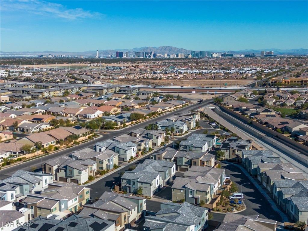 9276 Desert Pearl Avenue