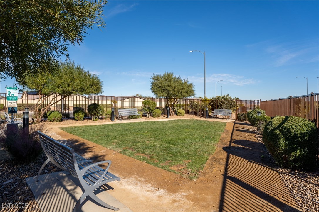 9276 Desert Pearl Avenue