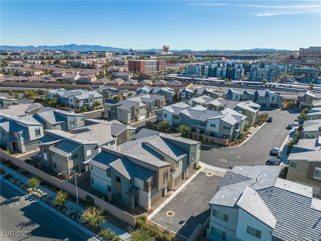 9276 Desert Pearl Avenue