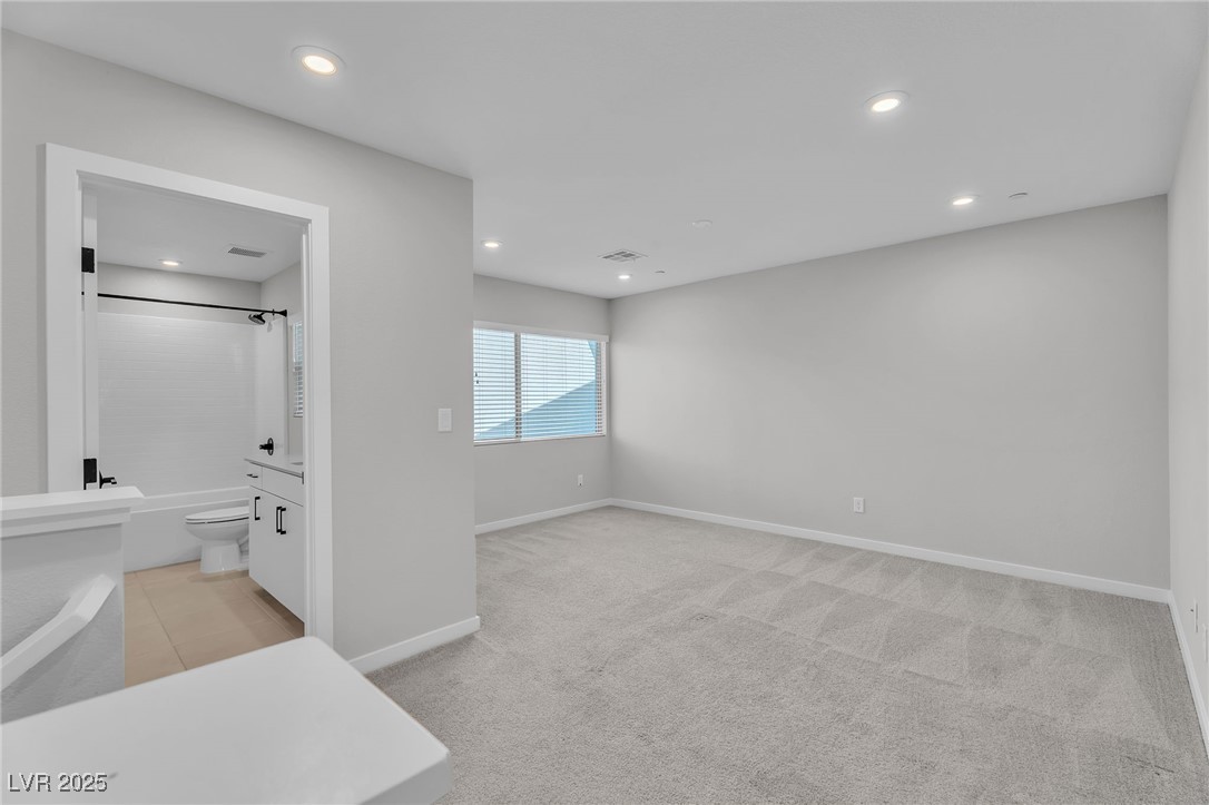 9276 Desert Pearl Avenue