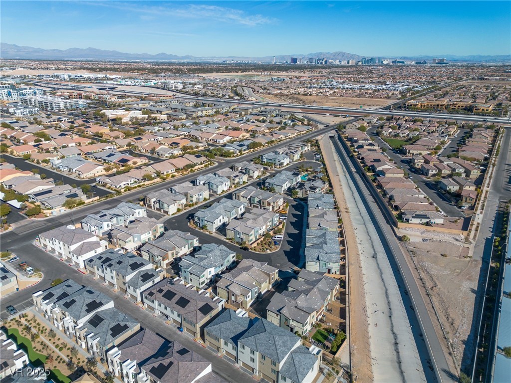 9276 Desert Pearl Avenue