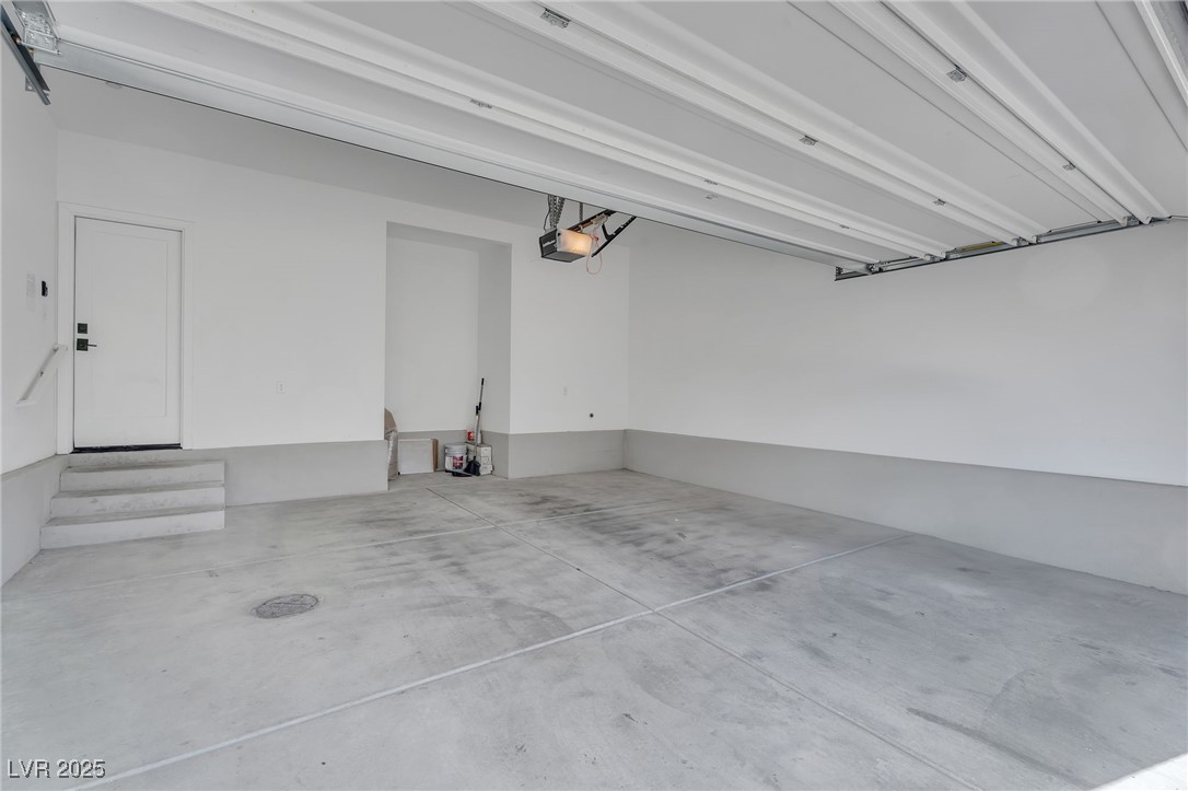 9276 Desert Pearl Avenue