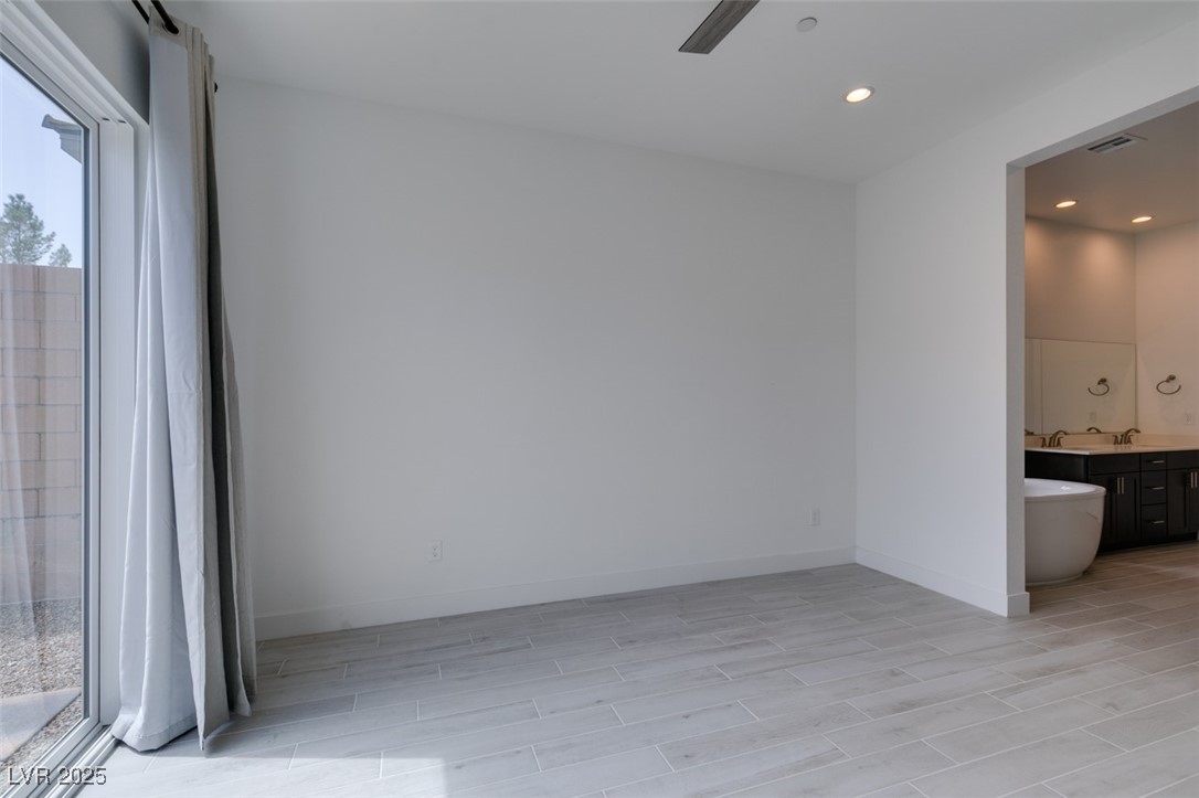 9993 Skye Gazer Avenue