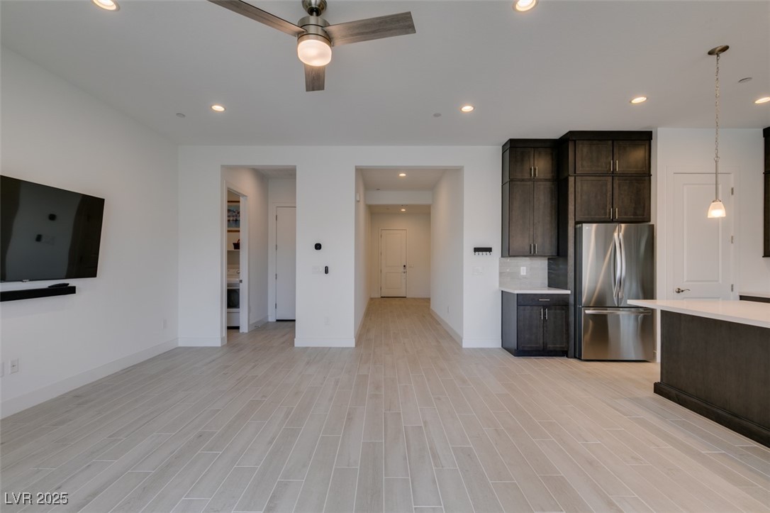 9993 Skye Gazer Avenue