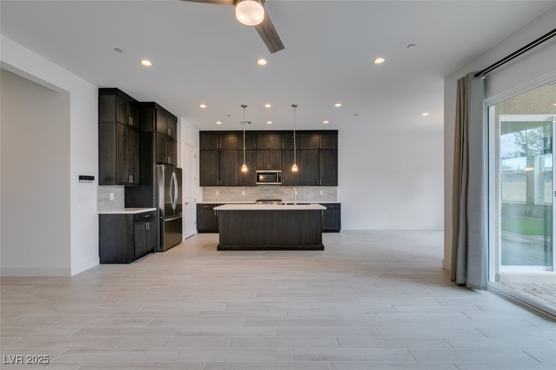 9993 Skye Gazer Avenue