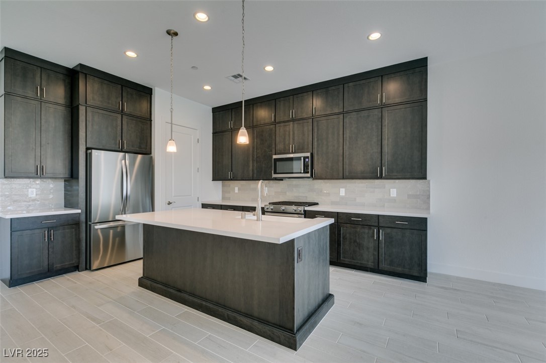 9993 Skye Gazer Avenue