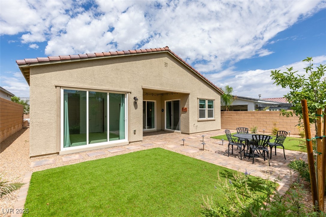 9993 Skye Gazer Avenue