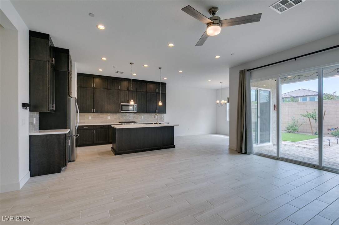 9993 Skye Gazer Avenue