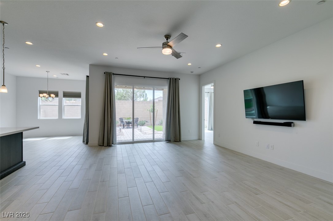 9993 Skye Gazer Avenue