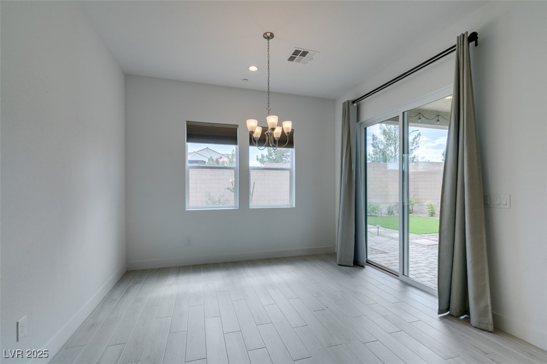 9993 Skye Gazer Avenue