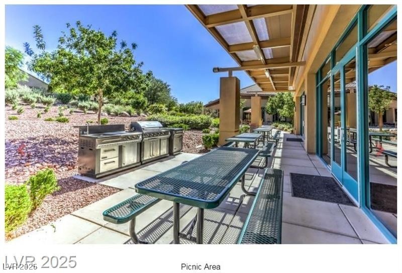 2581 Icy Moon Street