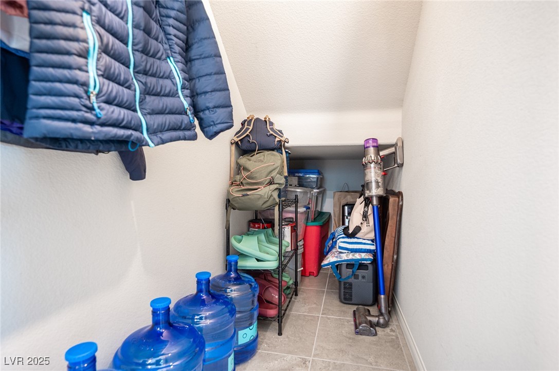 9889 Magnus Court