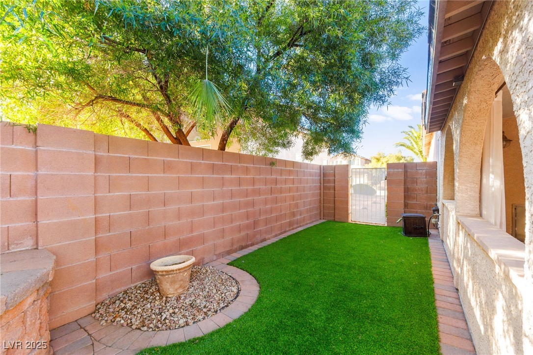 1679 Clovercrest Court