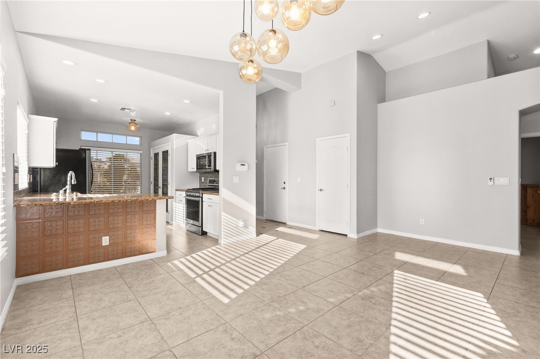 1679 Clovercrest Court