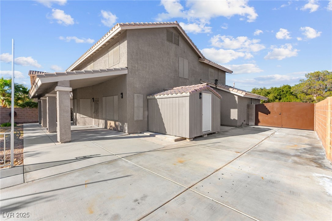 6109 Sandstone Mesa Drive