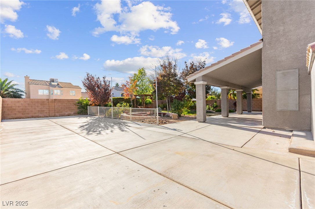 6109 Sandstone Mesa Drive
