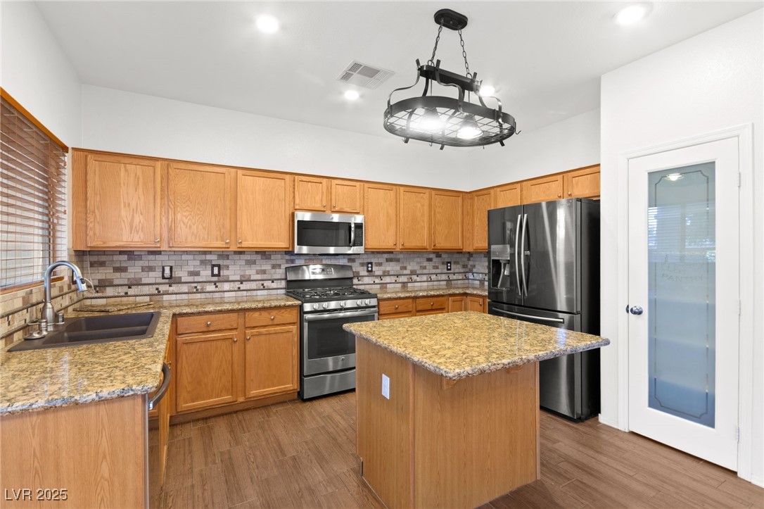 6109 Sandstone Mesa Drive