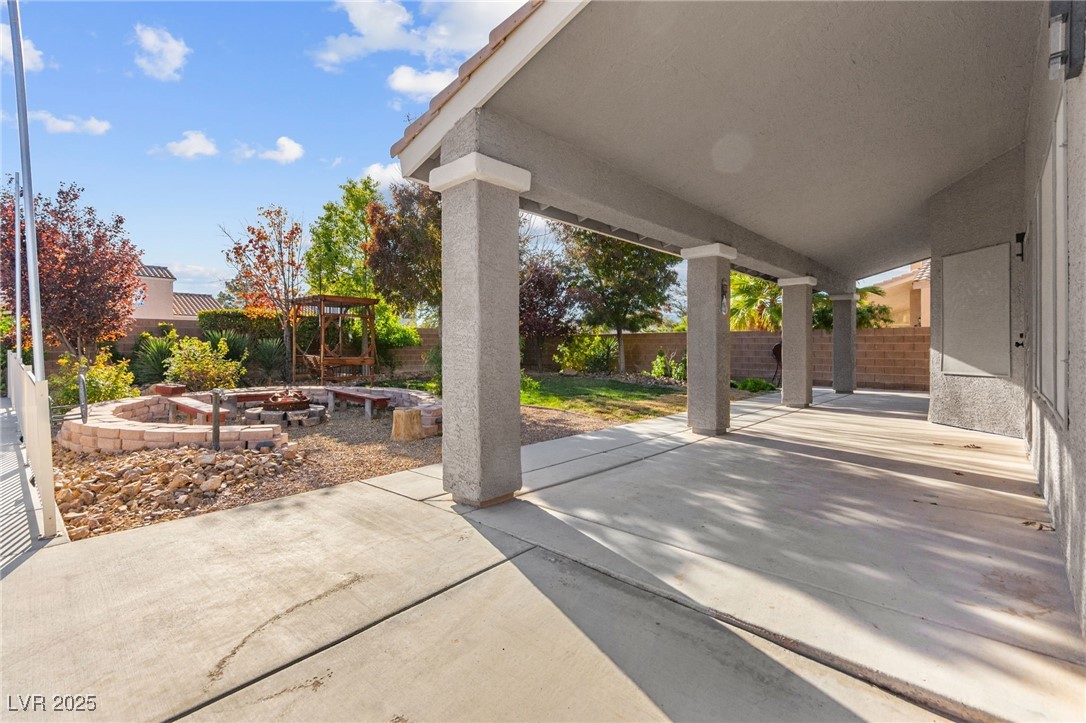 6109 Sandstone Mesa Drive