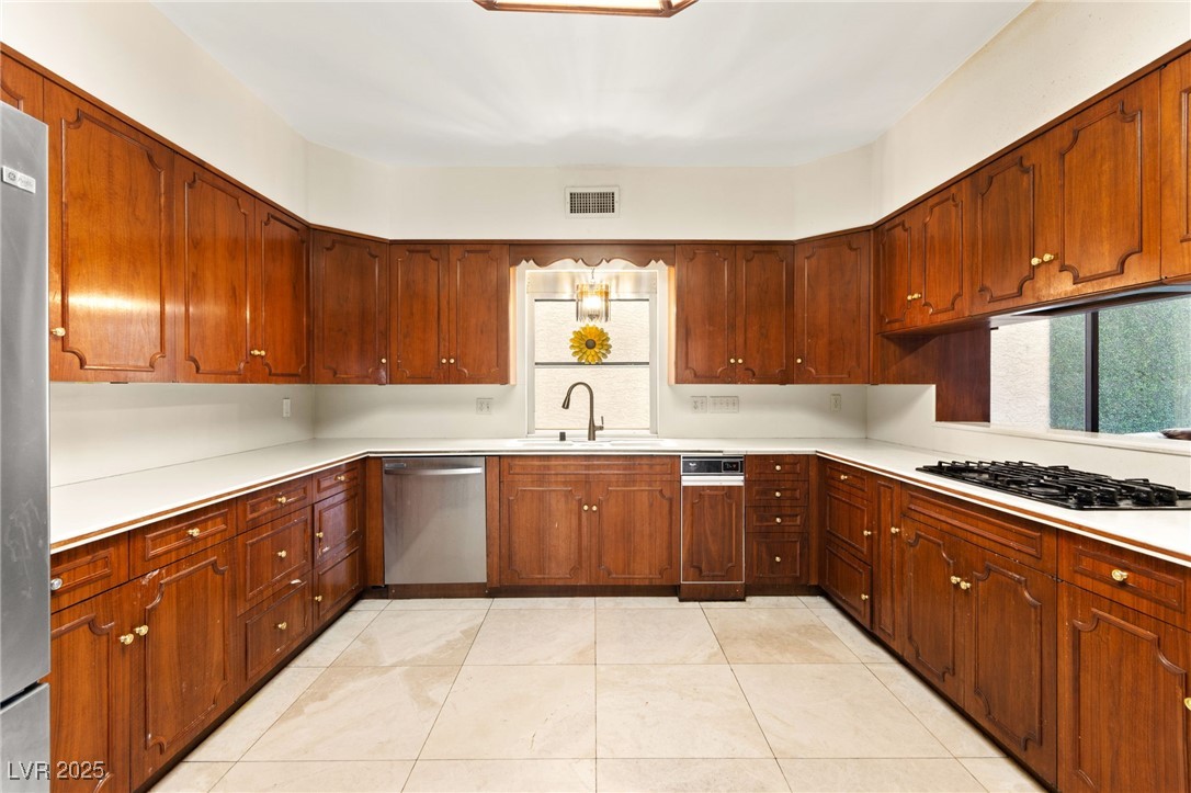 2834 Queens Courtyard Drive