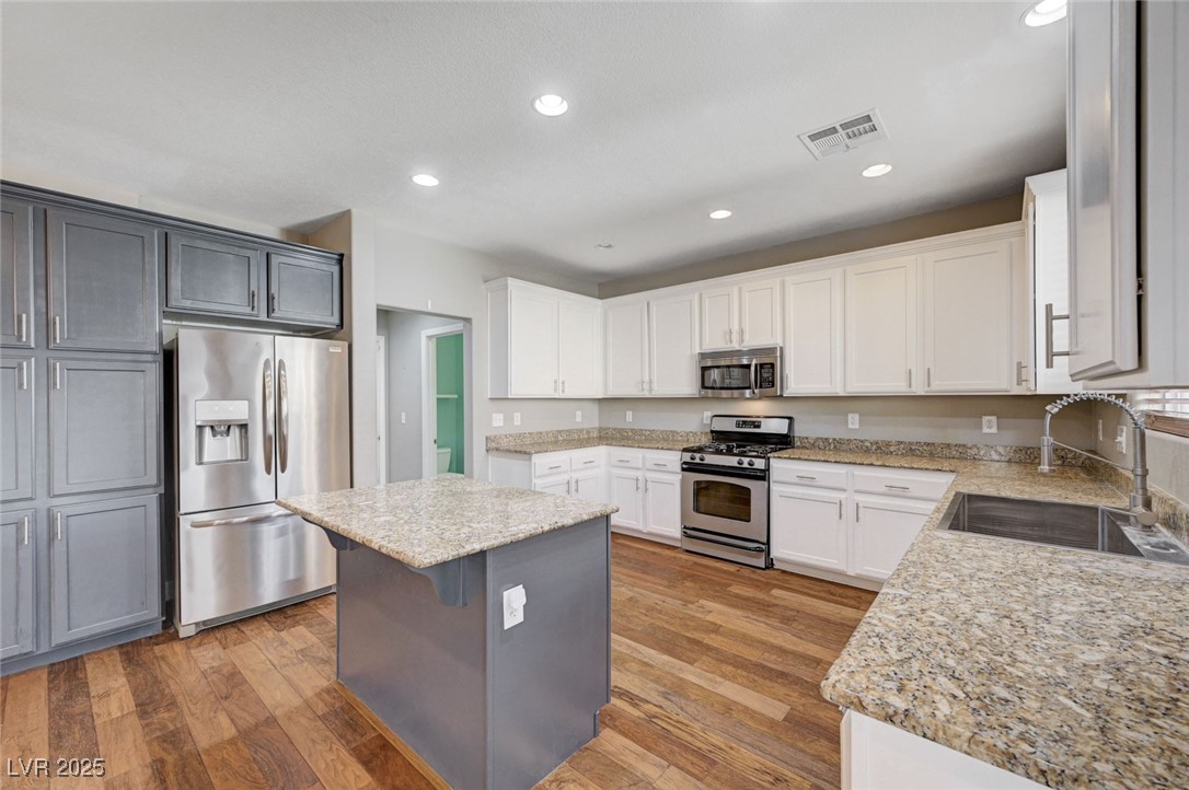 10120 Lexington Pines Avenue