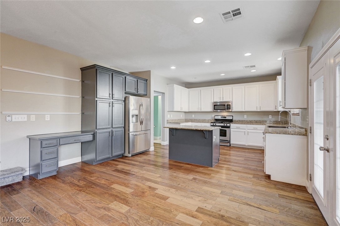 10120 Lexington Pines Avenue