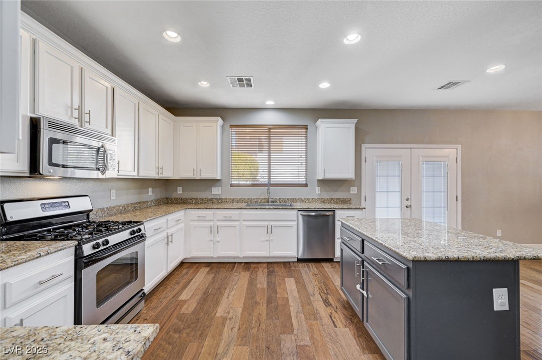 10120 Lexington Pines Avenue