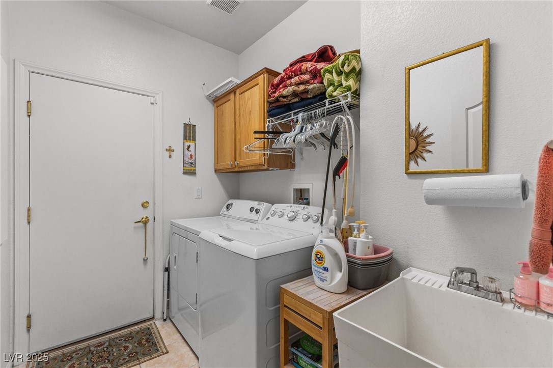 3212 Hill Valley Street