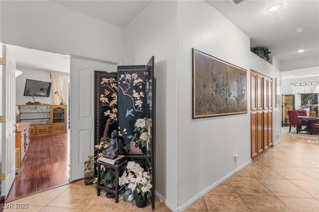 3212 Hill Valley Street