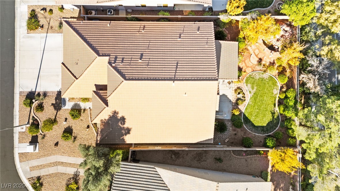 3212 Hill Valley Street