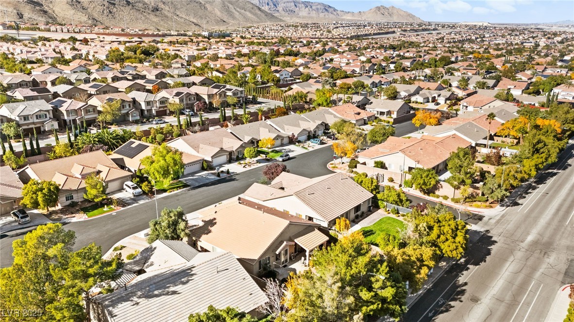 3212 Hill Valley Street