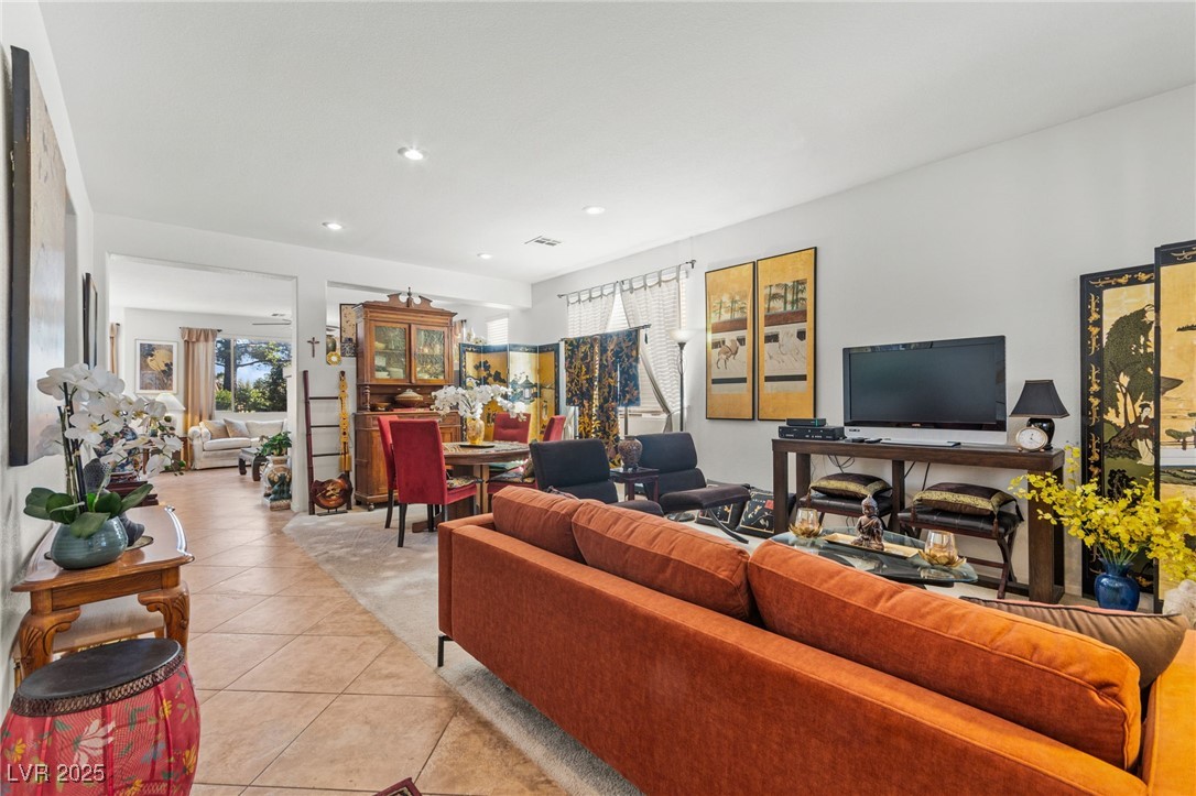 3212 Hill Valley Street