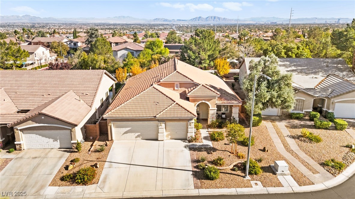 3212 Hill Valley Street