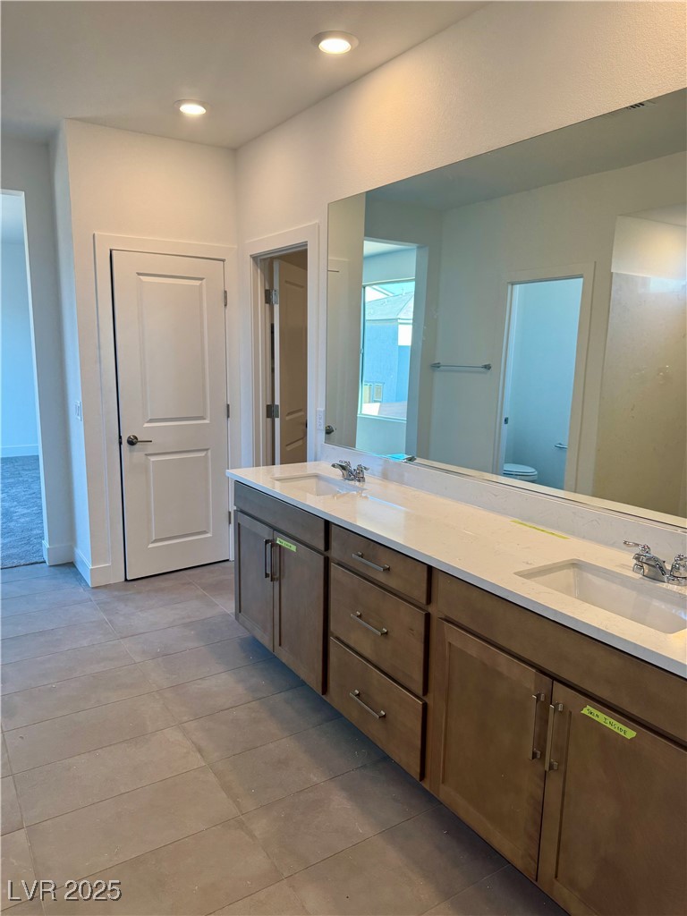 10237 Dawnville Walk Street