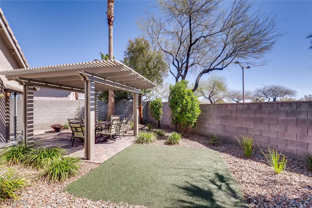 2564 Spruce Creek Drive