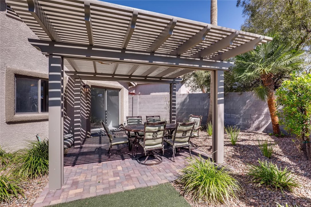 2564 Spruce Creek Drive