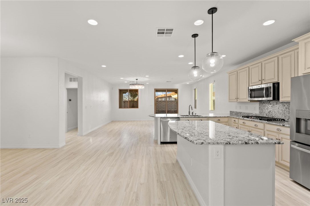 740 Catalina Aisle Street