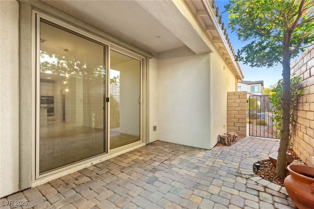 740 Catalina Aisle Street